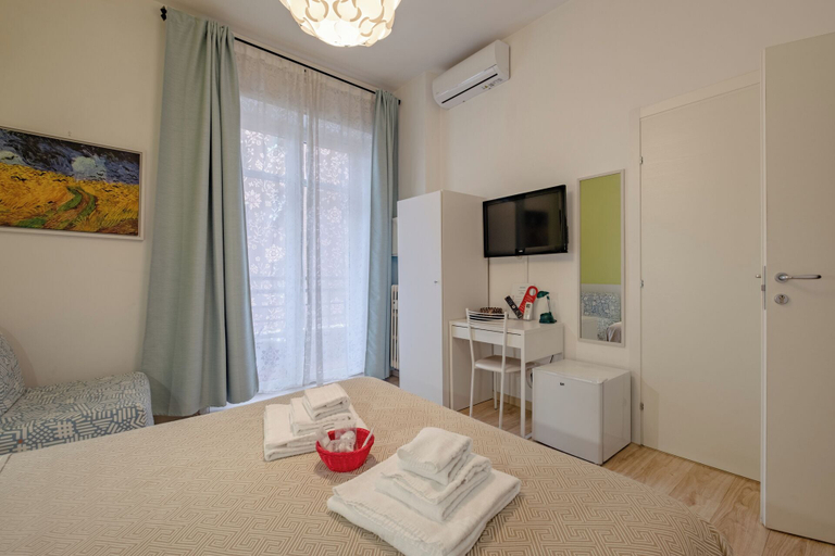Bedroom 3, Damiani & Sister Guest House, Roma