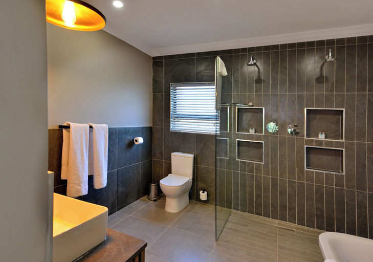 Bathroom 4, Seasons Golf, Leisure & Spa, Bojanala
