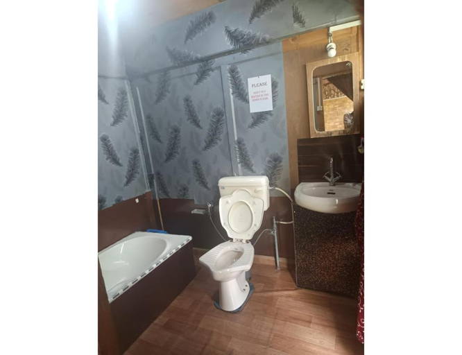 Bathroom 3, Houseboat Air Queen, Srinagar, Srinagar