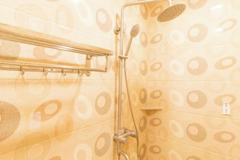 Bathroom 13