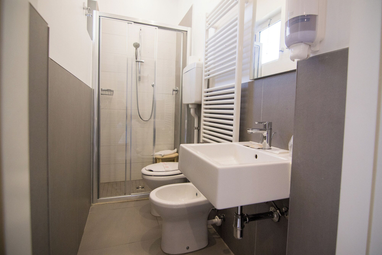 Bathroom 5, Hotel Dei Platani, Rimini