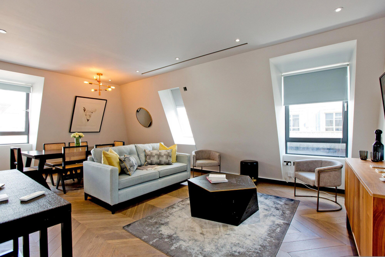 Room 4, 2-bed Deluxe Apt 519, London