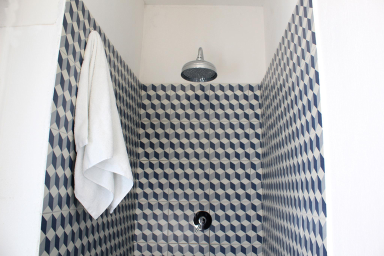 Bathroom 3, Abbasc 'u Furmal, Caserta