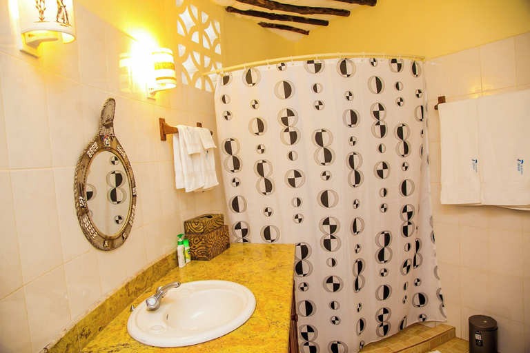 Bathroom 5, Serenity Villa - 8min Escape in Diani Beach, Msambweni