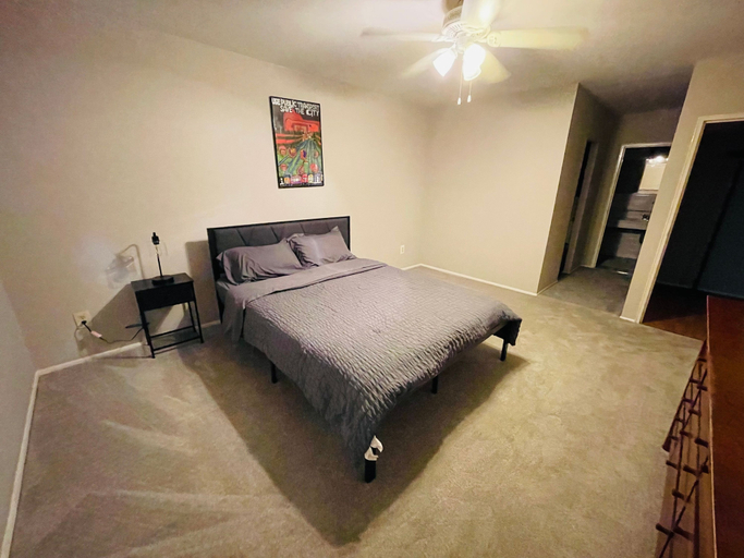Room 5, Amazing 2 Bedroom 2 Bath Condo, Montgomery
