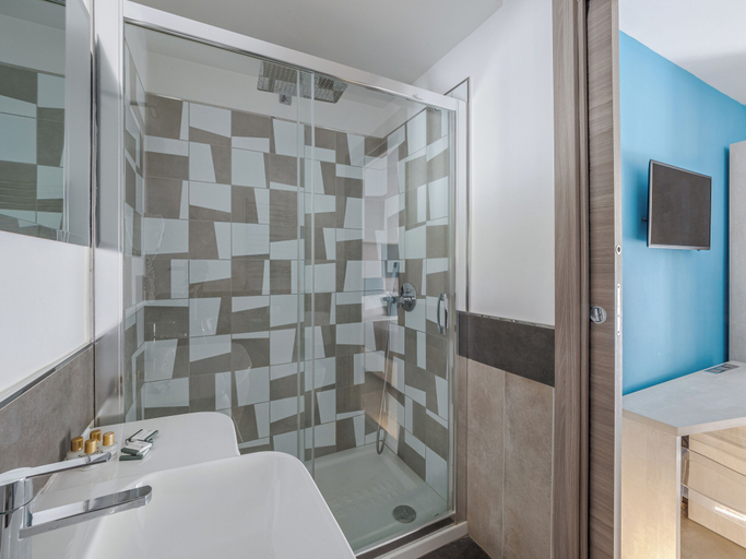 Bathroom 3, Orange Suites, Napoli