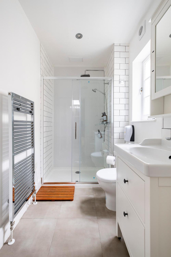 Bathroom 4, 195VBR with private bathrooms, shared kitchen, London