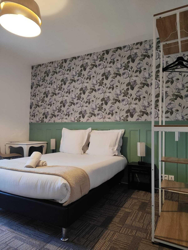 Bedroom 4, Hôtel du Lion d'or, Eure