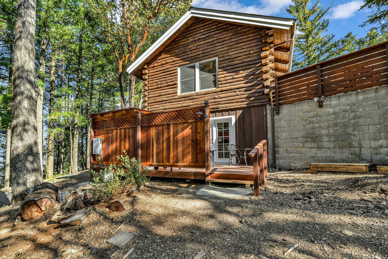 Exterior & Views 2, Mays Luxury Farm Stays, Santa Cruz