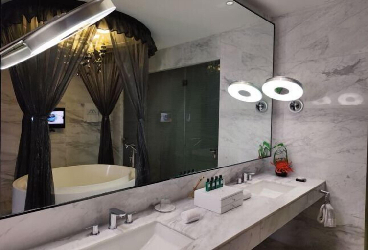 Bathroom 12