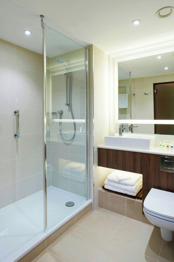 Bathroom, Courtyard by Marriott Aberdeen Airport, Aberdeen