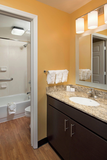 Bathroom 4, TownePlace Suites by Marriott Atlanta Alpharetta, Fulton