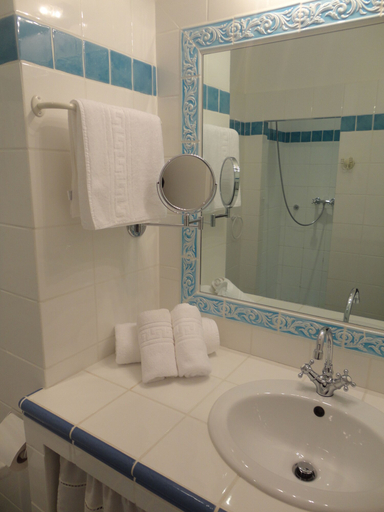Bathroom 5, Hotel L Orangeraie, Var