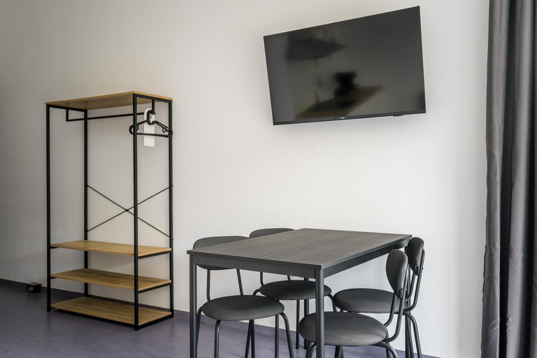 Others 5, Apartmenthaus Berlin Neukölln, Berlin