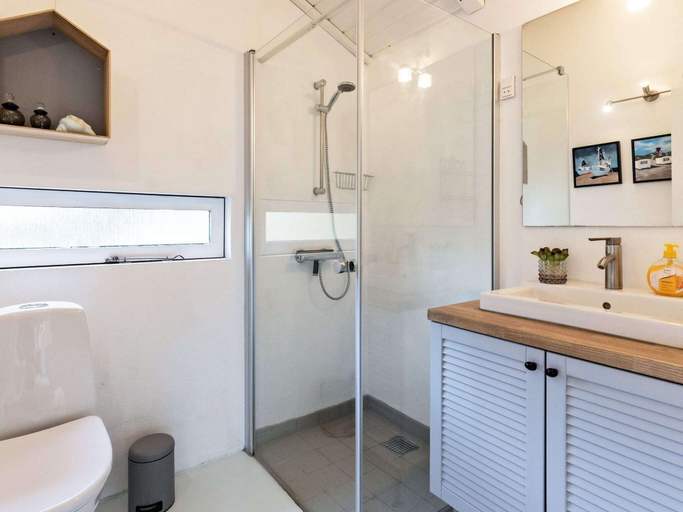 Bathroom 5, 4 Star Holiday Home in Blokhus, Jammerbugt