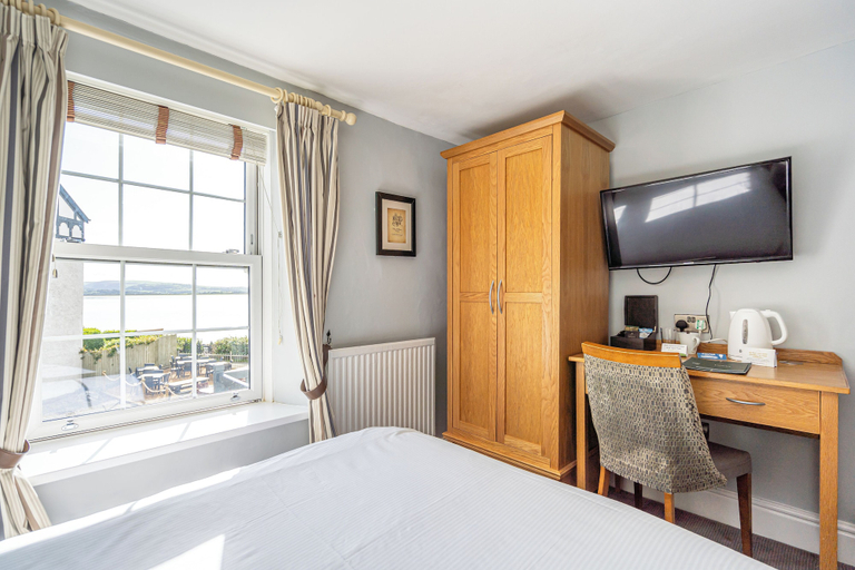 Bedroom 2, Penhelig Arms, Gwynedd