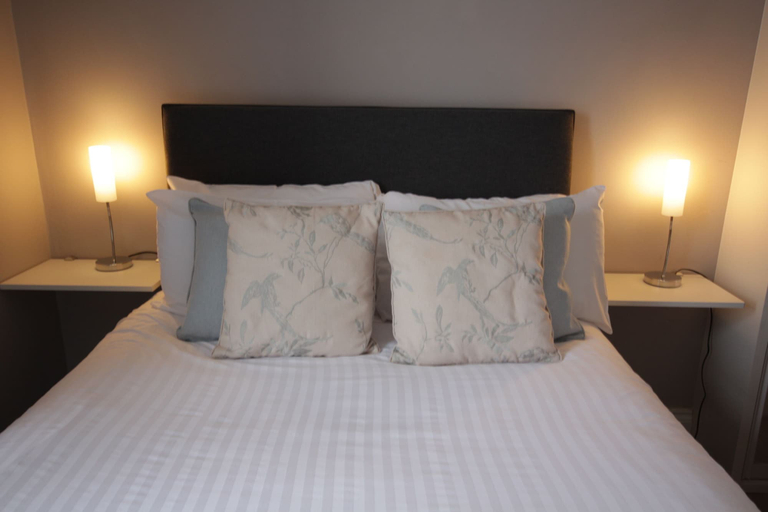 Bedroom 2, The Tradesmans Arms, Devon