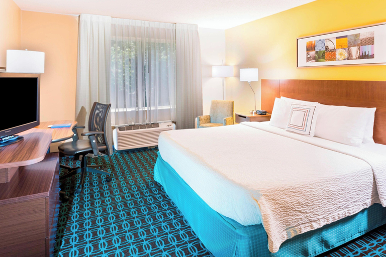 Bedroom 5, Fairfield Inn and Suites by Marriott Perimeter Center, Fulton