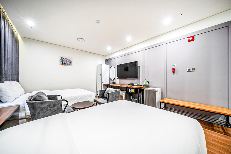 Bedroom 16