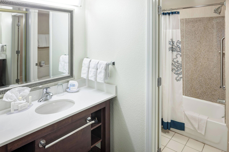 Bedroom 3, Residence Inn by Marriott Kansas City Country Club Plaza, Jackson