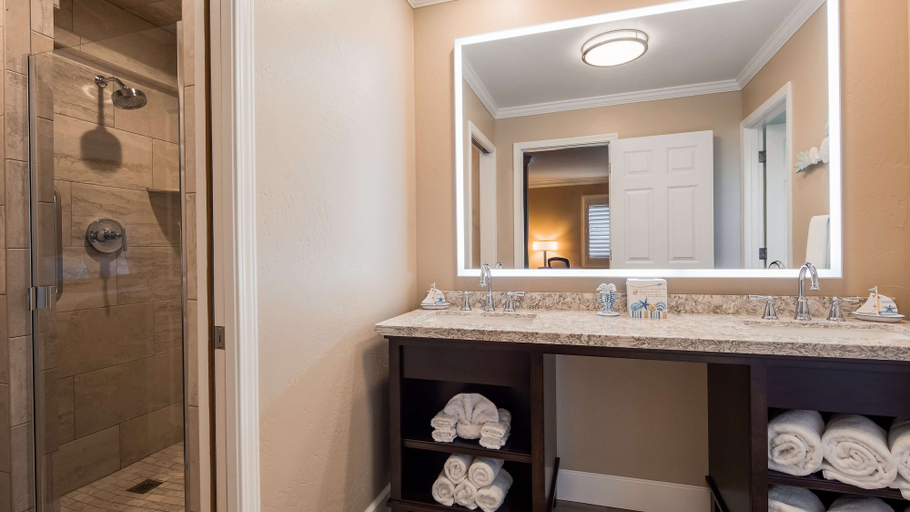 Bathroom 4, Best Western Plus Humboldt Bay Inn, Humboldt