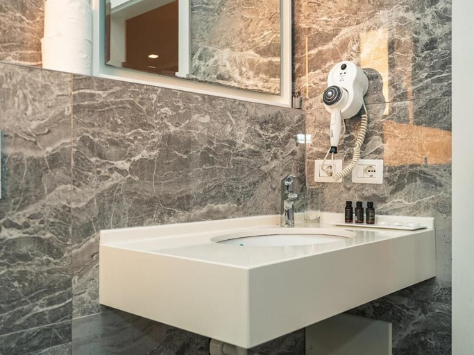 Bathroom 4, VM Resort & SPA, Kavajës