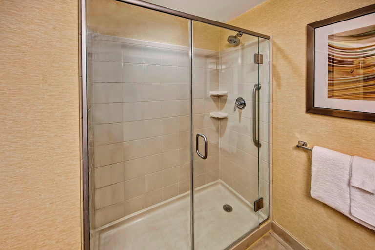 Bathroom 5, Courtyard by Marriott Midland, Midland
