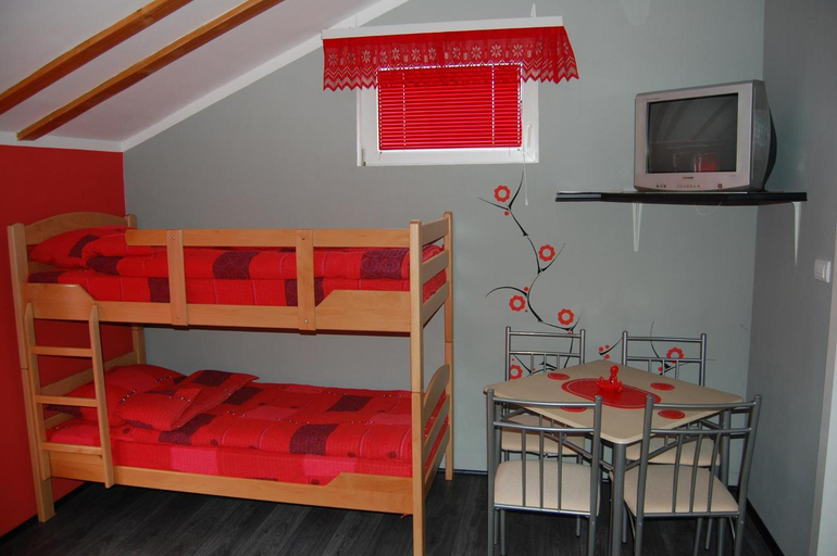 Others 4, Green House Adults Only, Irig