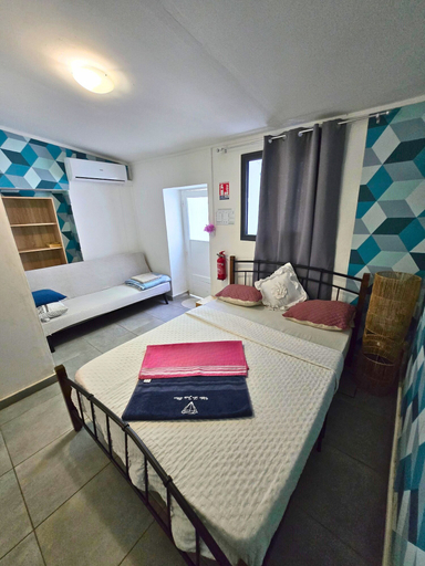 Bedroom 3, AZUR HOTEL, Saint-Denis