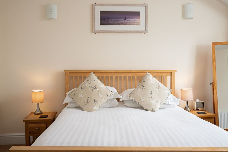 Bedroom 2, Dolphin Tavern, Cornwall