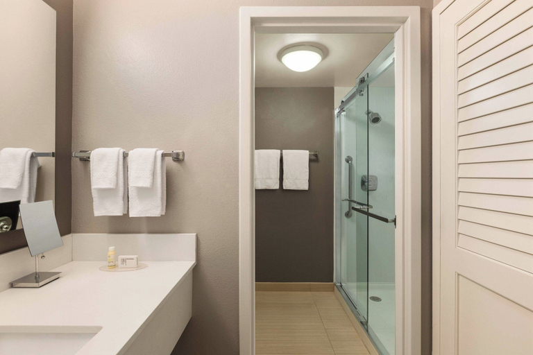 Bathroom 5, Courtyard by Marriott Fort Myers Cape Coral, Lee