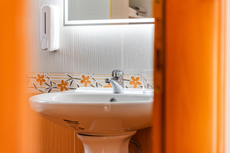 Bathroom 3, Titi's Villa, Durrësit