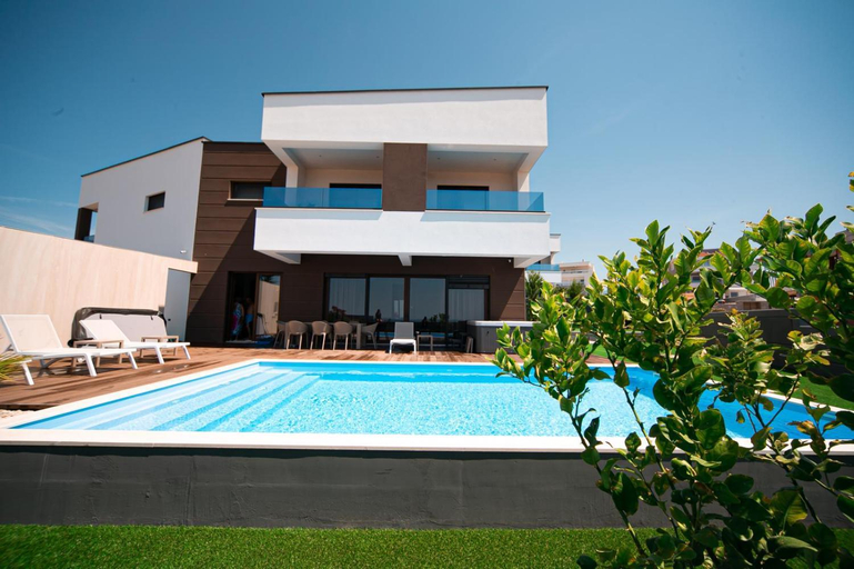 Others 5, Villa Estate, Novalja