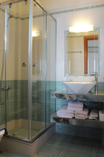 Bathroom 5, Sofotel, Peloponnese