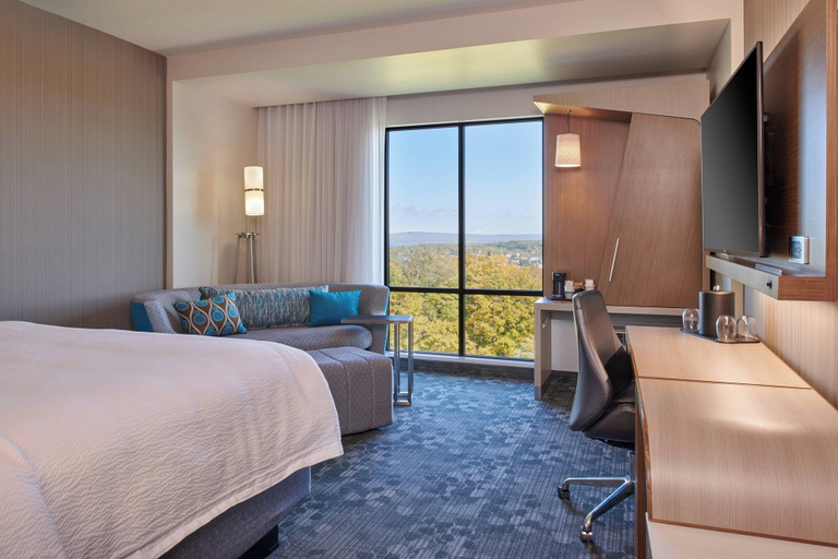 Bedroom 3, Courtyard by Marriott Petoskey at Victories Square, Emmet