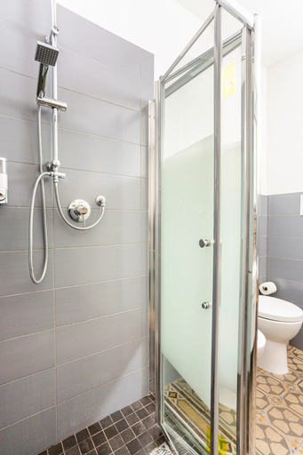 Bathroom 3, Binario 91 Rooms, Palermo