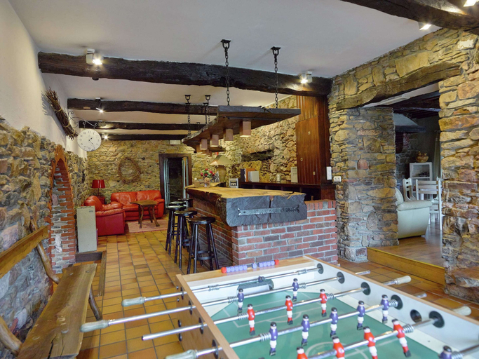 Food & Drinks, Holiday Home in Trois Ponts with Private Pool, Liège