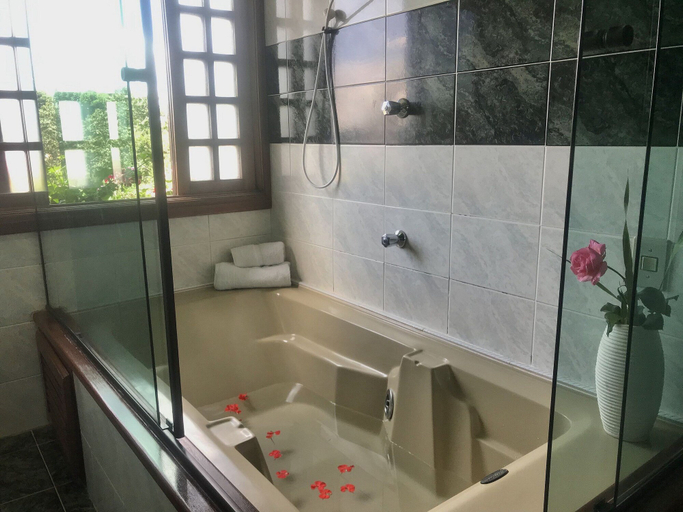 Bathroom 4, Casa das Montanhas, Campo Limpo Paulista