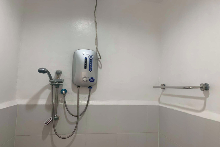 Bathroom 3, Green Dale’s Travellers Inn Puerto Princesa, Puerto Princesa City
