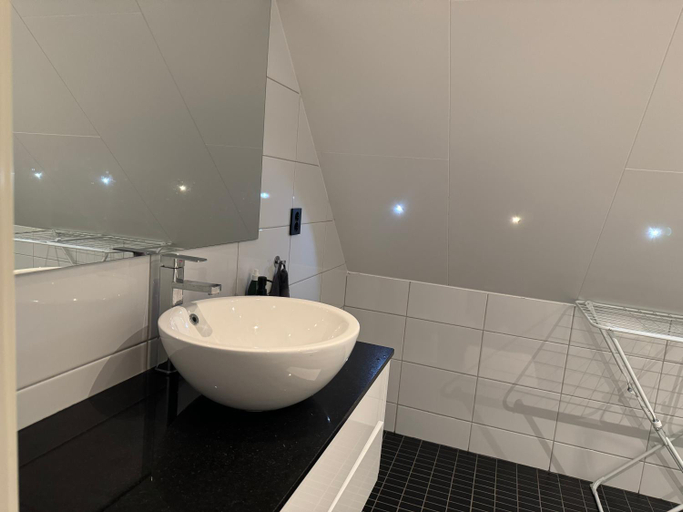 Bathroom 2, Modern room near the lake, Borås