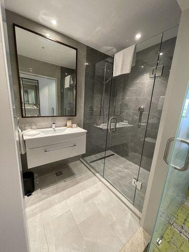 Bathroom 4, Mercure Auckland Queen Street, Waitakere