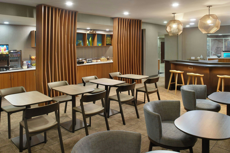 Food & Drinks 5, Springhill Suites By Marriott Atlanta Six Flags, Douglas