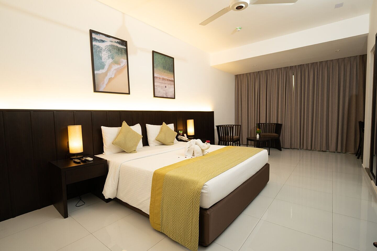 Bedroom 3, KYNROCK Airport Hotel, Katana