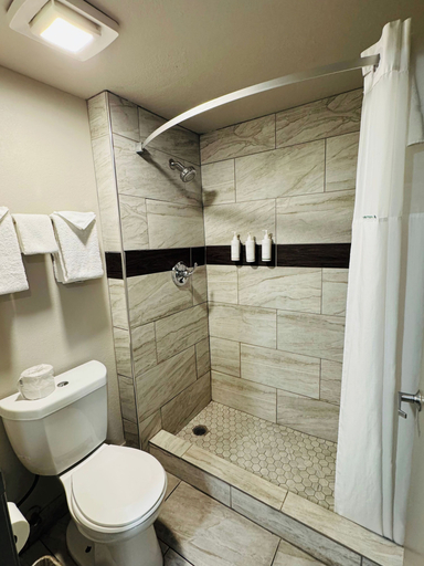 Bathroom 4, Days Inn by Wyndham Barstow, San Bernardino