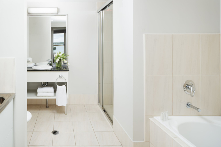 Bathroom 10