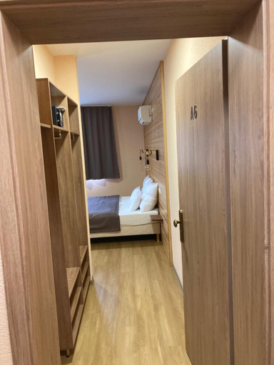 Bedroom, Nautilus Restaurant and Guesthouse, Dabasi