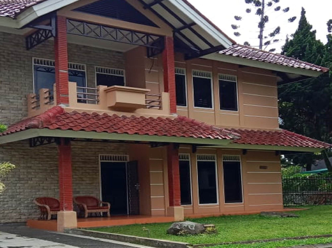 Exterior & Views 4, Villa Kota Bunga Allamanda, Bogor