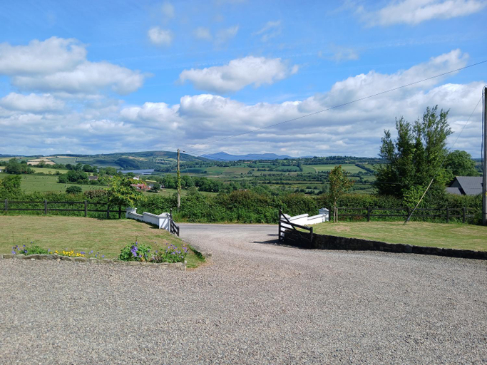 Others 4, Tinnock B&B