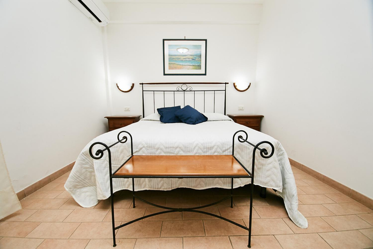 Bedroom 2, Miramare, Viterbo