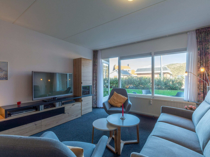 Living room 3, Spacious Holiday Apartment for 4 People, Zijpe